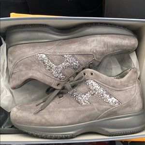 COPY - Women’s Hogan Interactive Sneakers Size 8